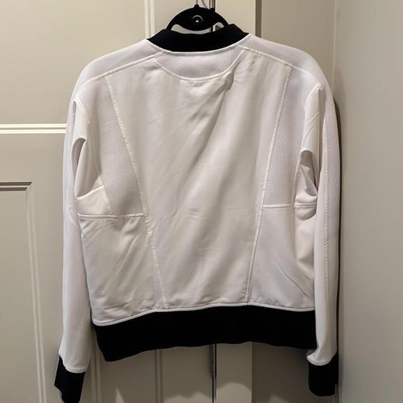 Ladies Under Armour Jacket in white with black accents. - Picture 2 of 4